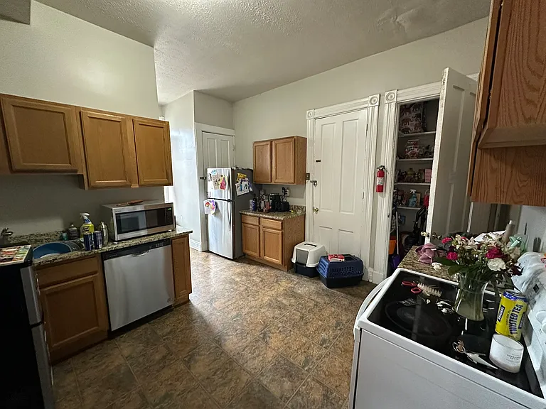 2351 Wheeler St #2 — Photo 7