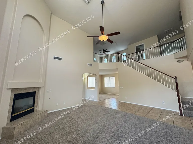 8303 S 47th Ln — Photo 17