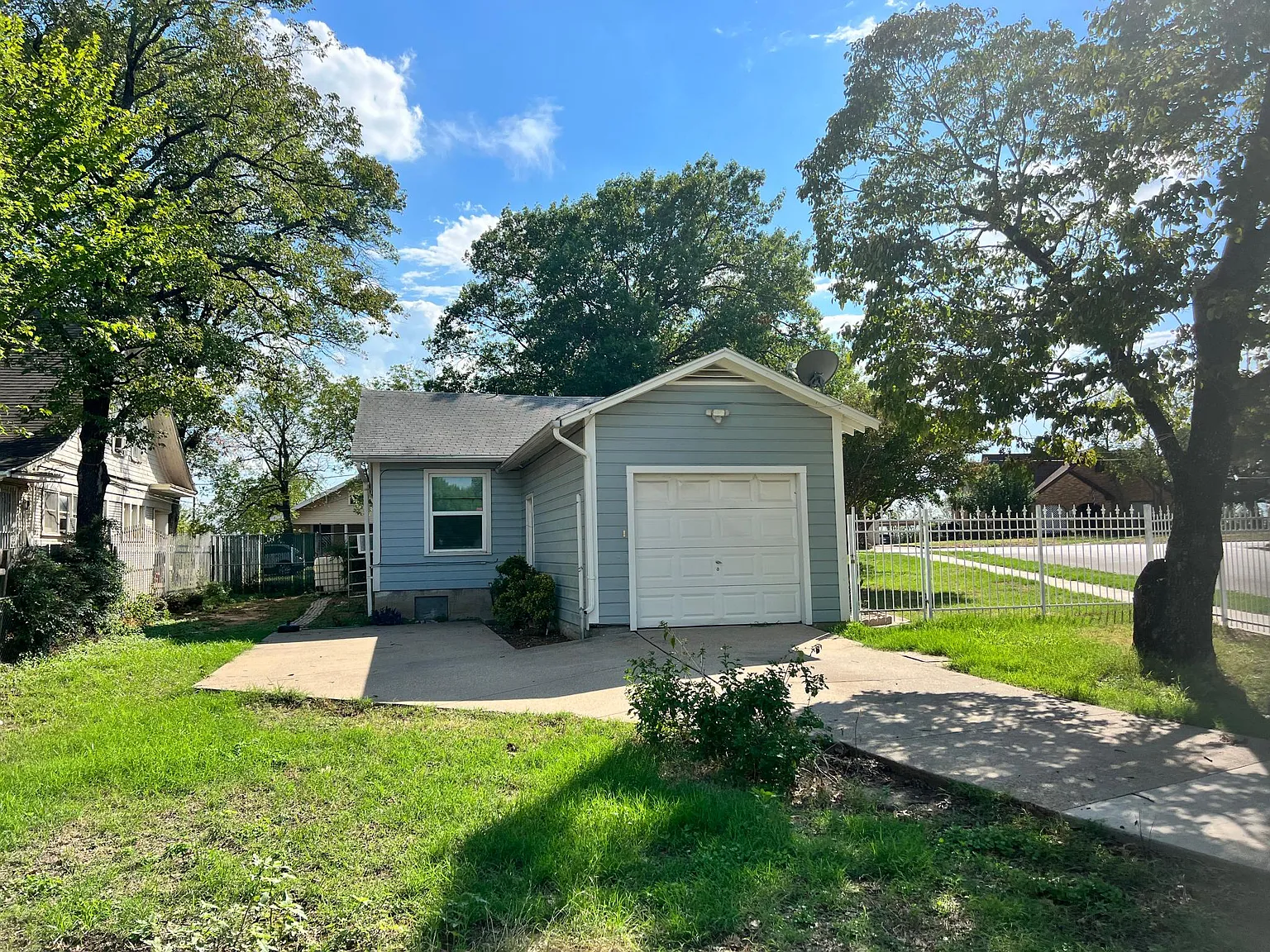 1720 Grand Ave — Photo 4