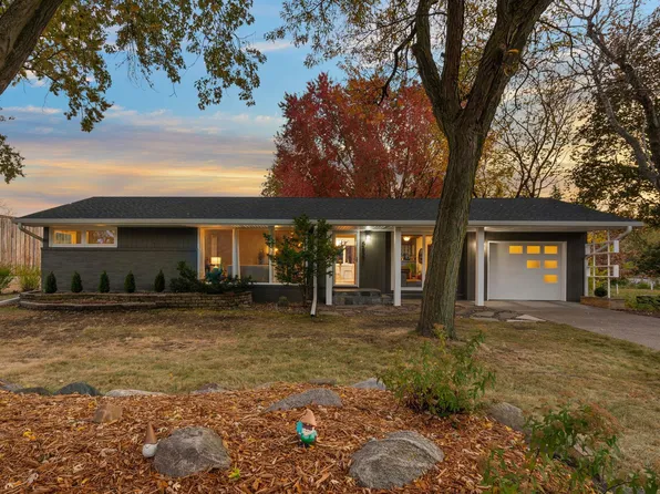 5505 Phoenix St, Golden Valley, MN 55422