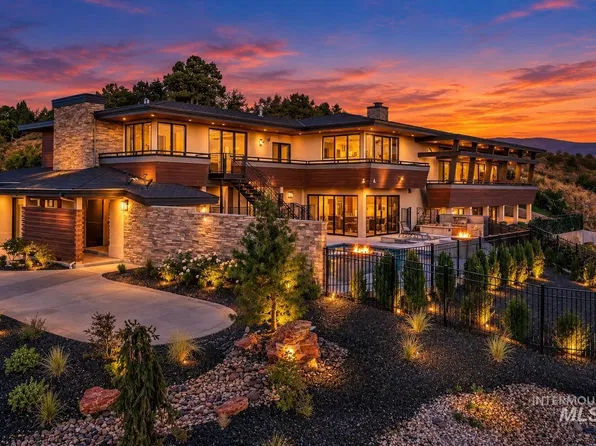 146 W Skylark Dr, Boise, ID 83702
