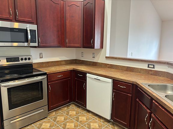 kitchen with appliances