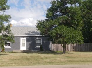 220 Dewey St NW, Berthold, ND 58718