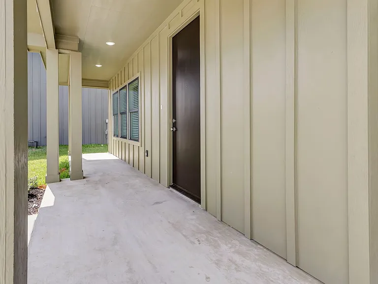 3013 Alpha Wolf Ct — Photo 26