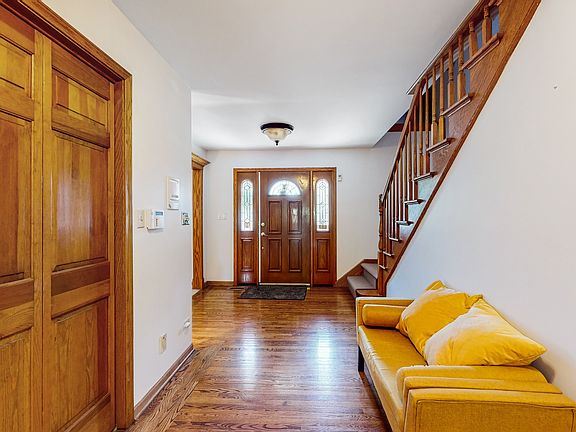 4th image of 8832 Gleneagles Ln