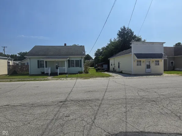 102-104 S Walnut St, Fairland, IN 46126