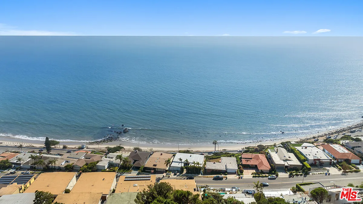 Building Photo - 18111 Coastline Dr #1