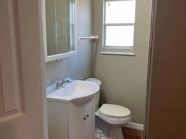 2116 12th St W APT 1, Bradenton, FL 34205
