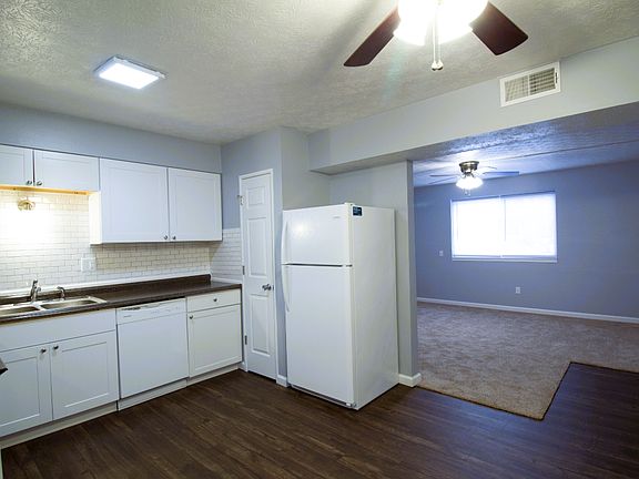 4th image of 127 Dorset Ct