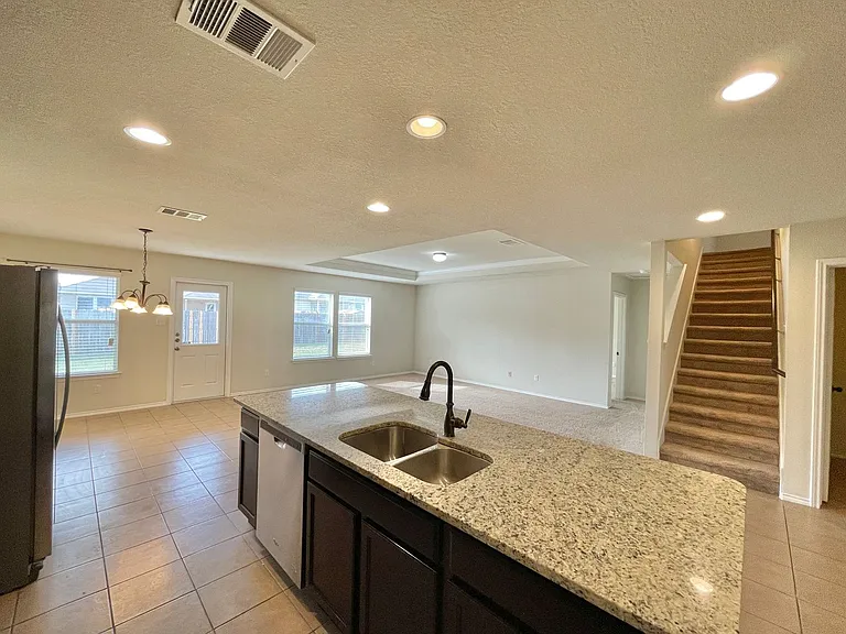 304 W Orion Dr — Photo 6
