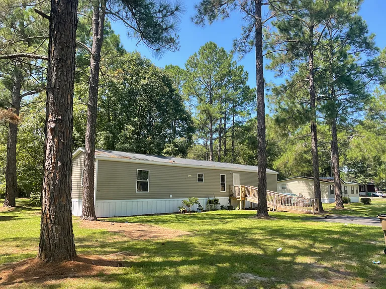 Pine Hill MHC — Photo 8