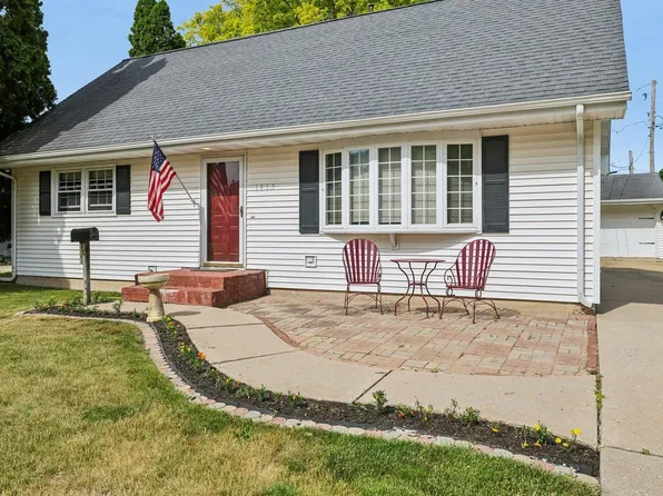 1415 Church Street, Janesville, WI 53548