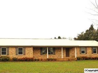 1439 Community Ln, Hartselle, AL 35640
