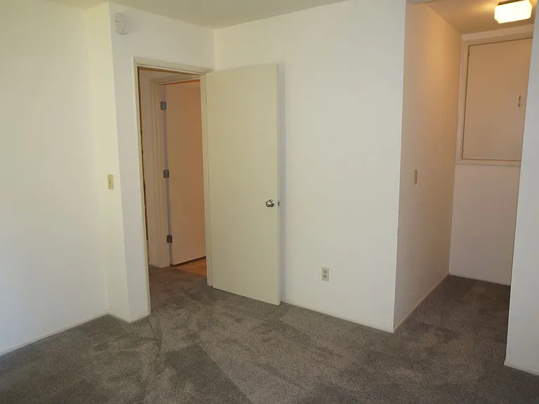 1440 SW Upland Dr — Photo 8