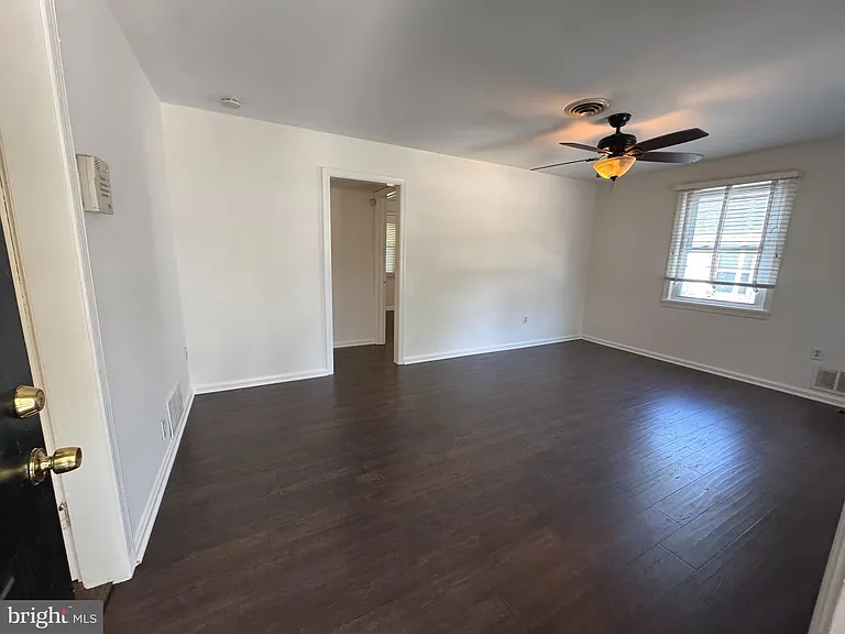 721 Crabb Ave — Photo 2