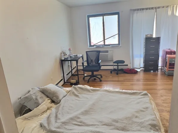 1027 Commonwealth Ave, Boston, MA