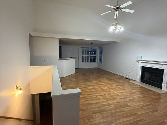 3rd image of 720 Kaeden Pointe Ct