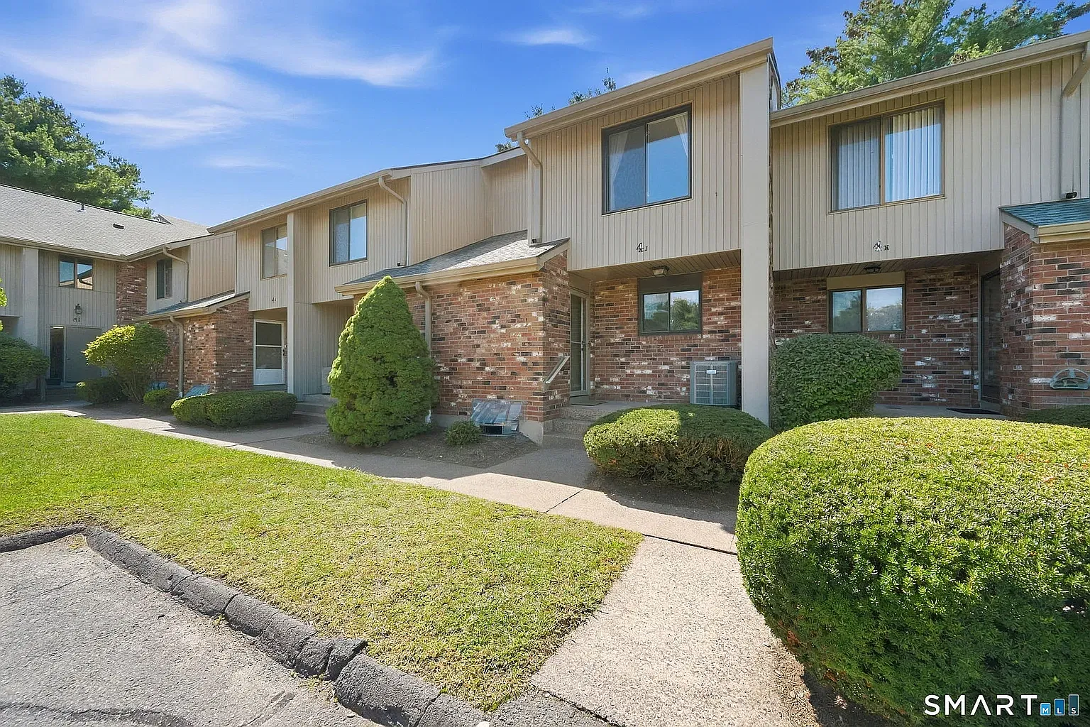 2 bed, 1.5 bath, 1457 sqft, $2,350 — Photo 2