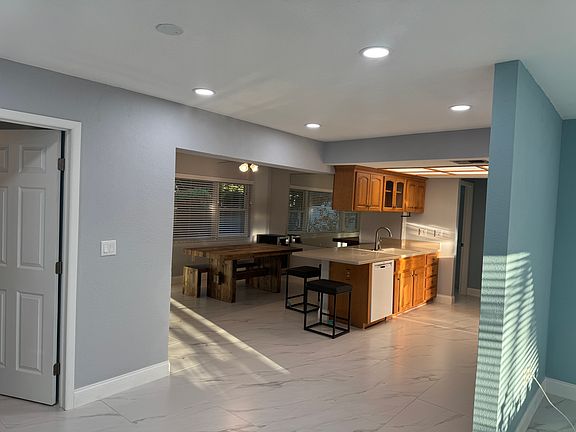5th image of 3299 Parkway Pl