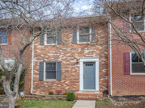 204 Lyndale Ct, Fredericksburg, VA 22405