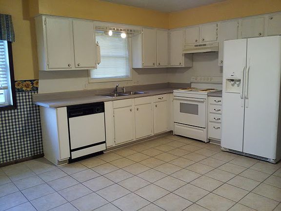 KITCHEN / APPLIANCES