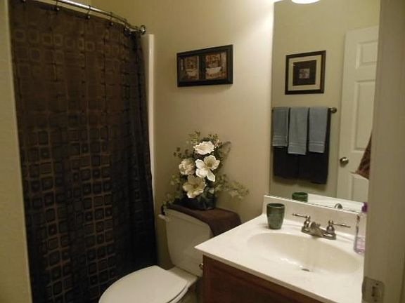 Additional full bath on main