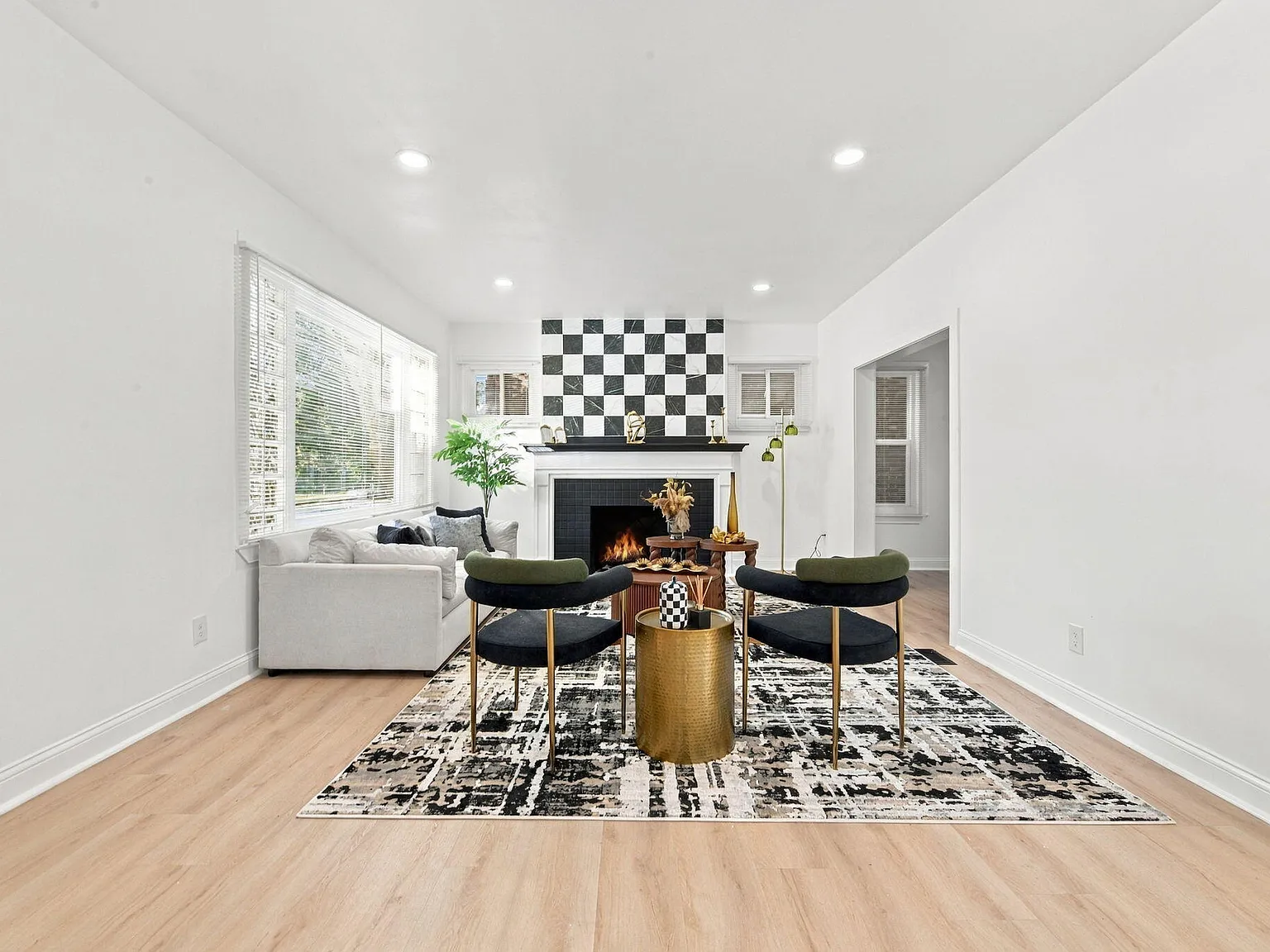 4 bed, 4.0 bath, 2142 sqft, $3,500 — Photo 2