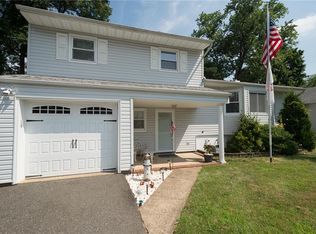 52 Patricia Ave, Colonia, NJ 07067