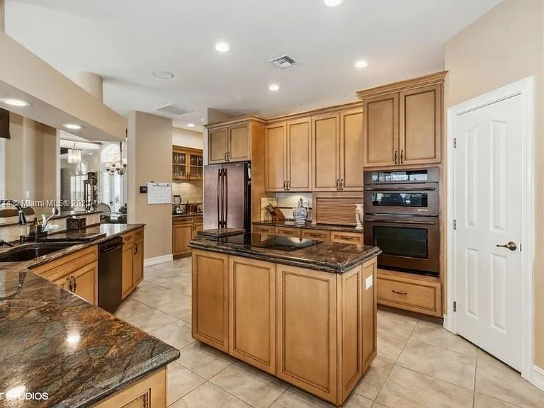 1524 Columbian Dr — Photo 21