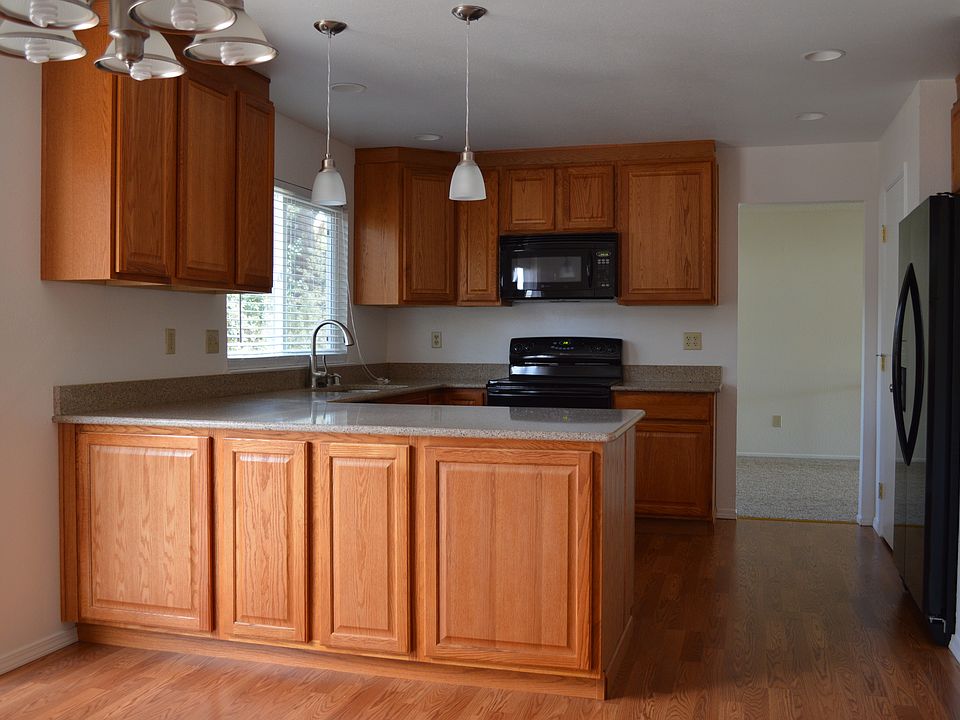2nd image of 4321 Thornhill Ct