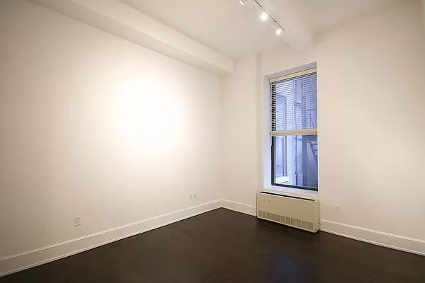 Rented by SERHANT. | media 5