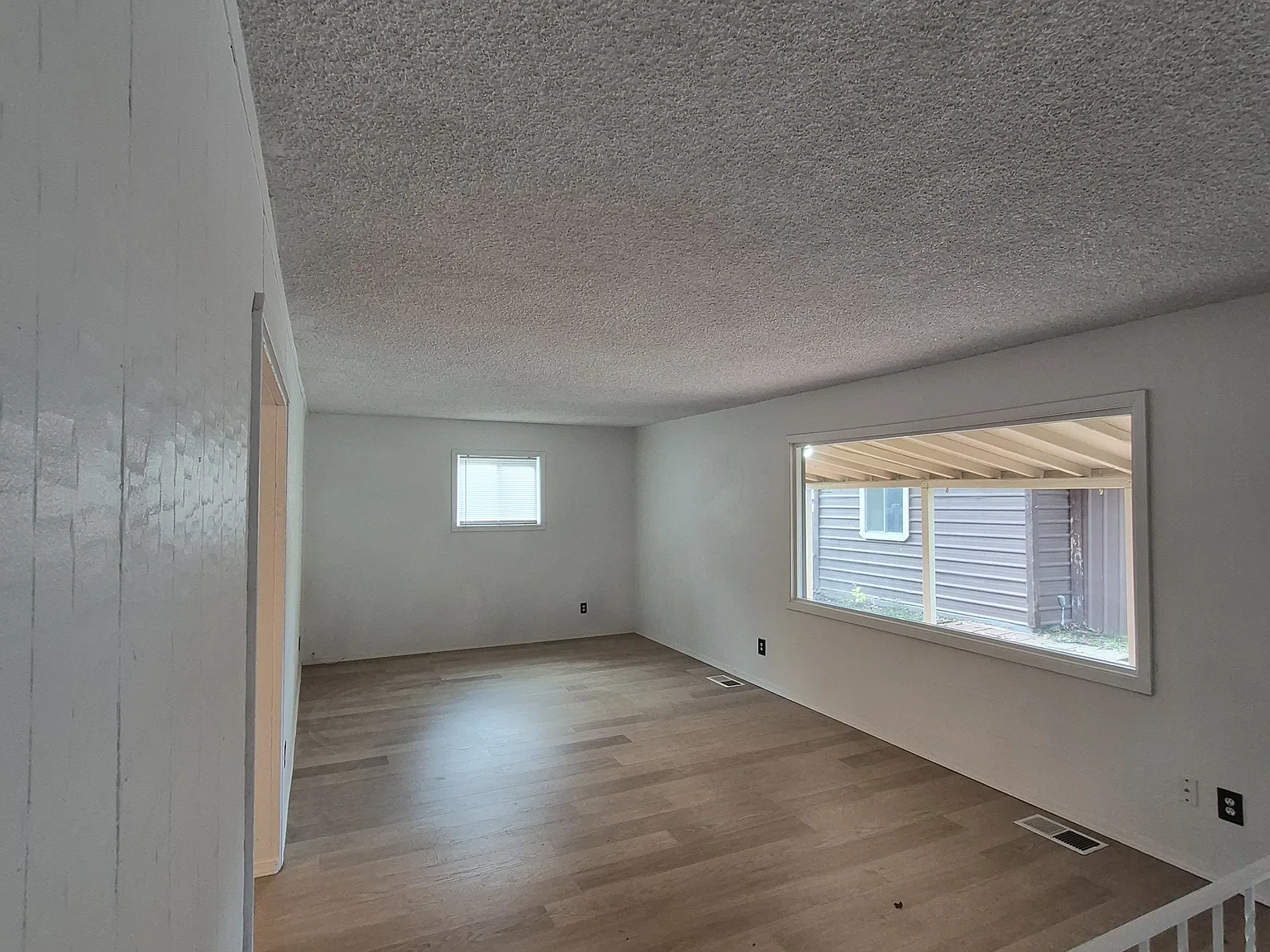 2 bed, 1214 sqft, $2,400 — Photo 3