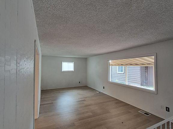 3rd image of 1007 N 5th St