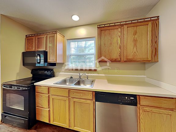 5th image of 464 E Quail Wood Ln