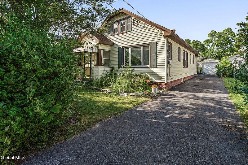 2nd image of 418 Charles Street
