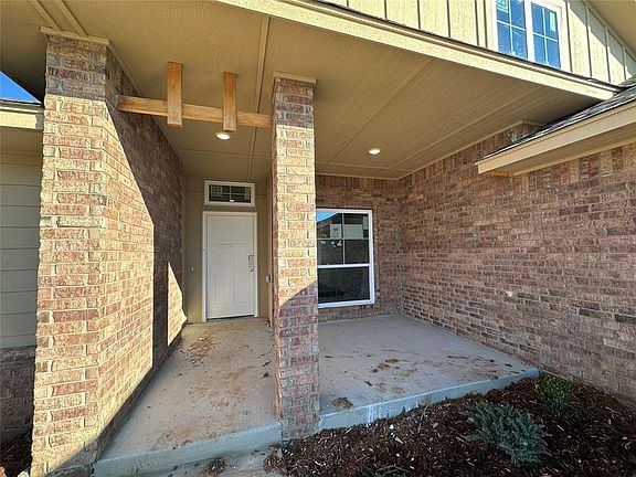 2nd image of 1004 Blackjack Creek Dr