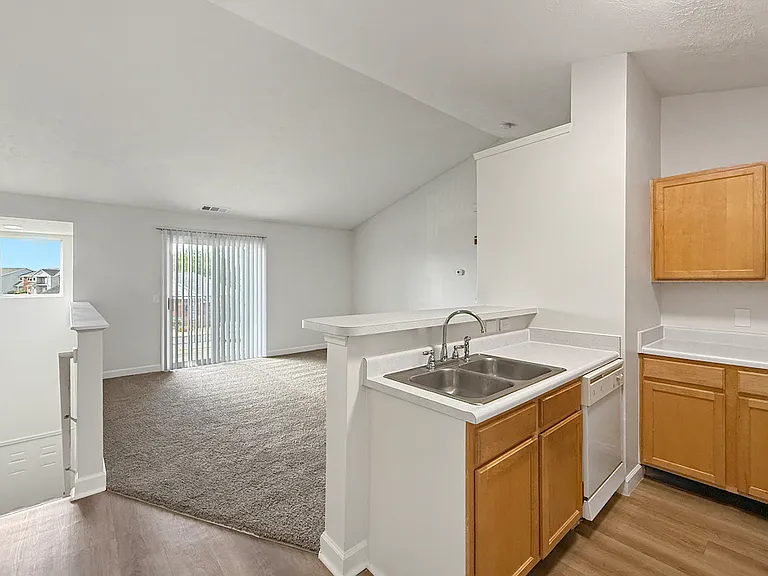 Cross Lake Apartments — Photo 110