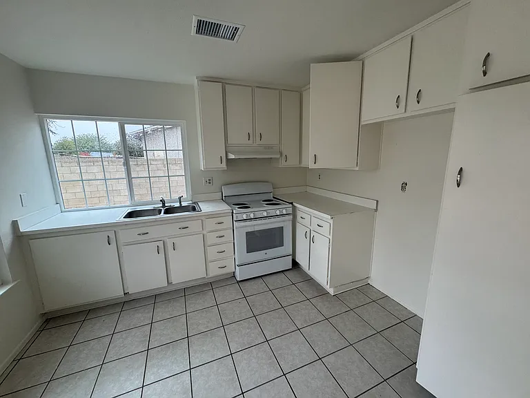 3734 W Avenue K10 — Photo 4