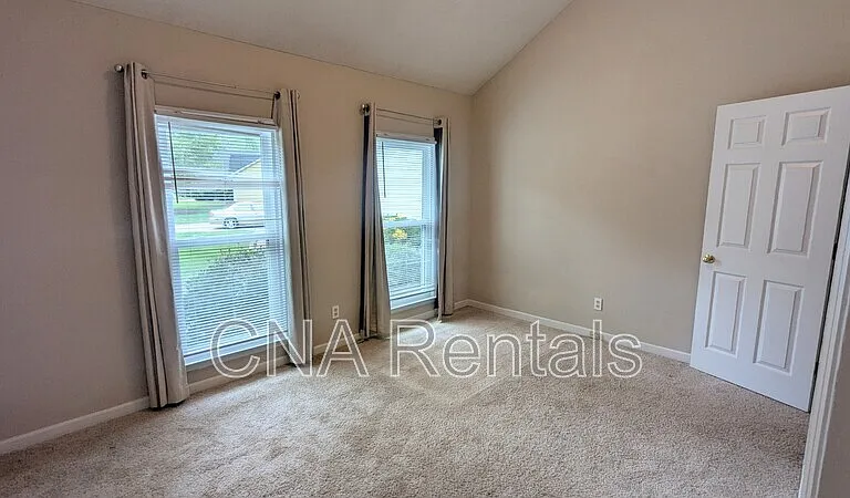 4635 Hampton Square Dr — Photo 24