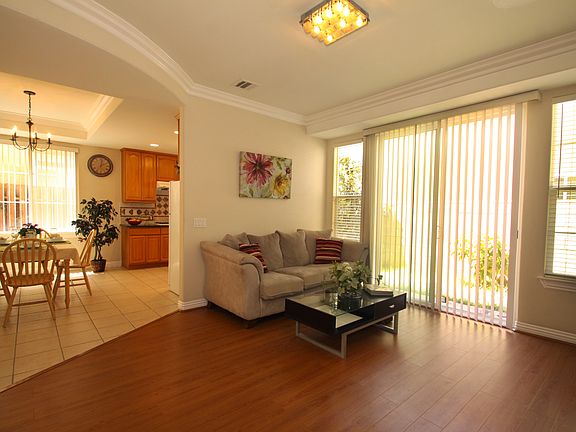 3rd image of 5648 Sultana Ave