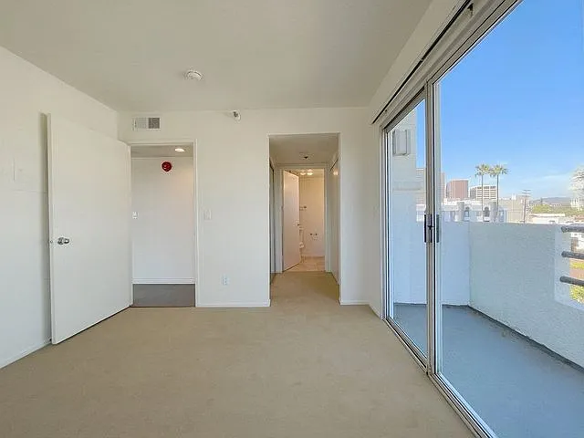 Midvale Towers — Photo 167