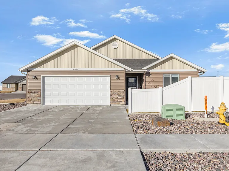 4960 Masterson Cir — Photo 4