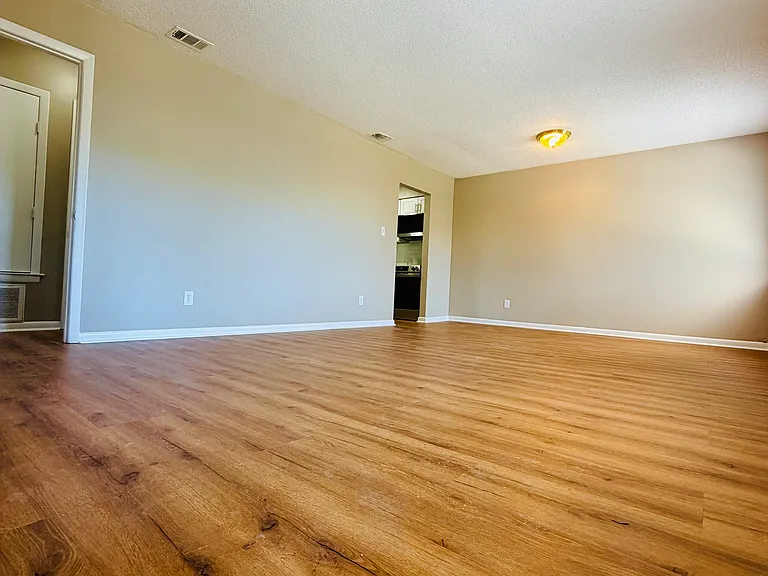 6 Almond Ct #8 — Photo 11