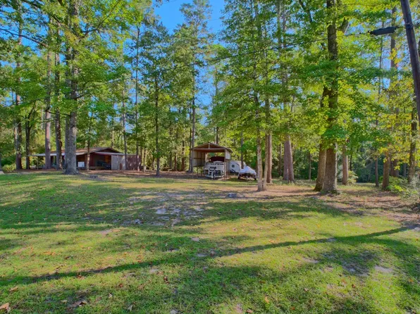 90 Easy St W, Burkeville, TX 75932