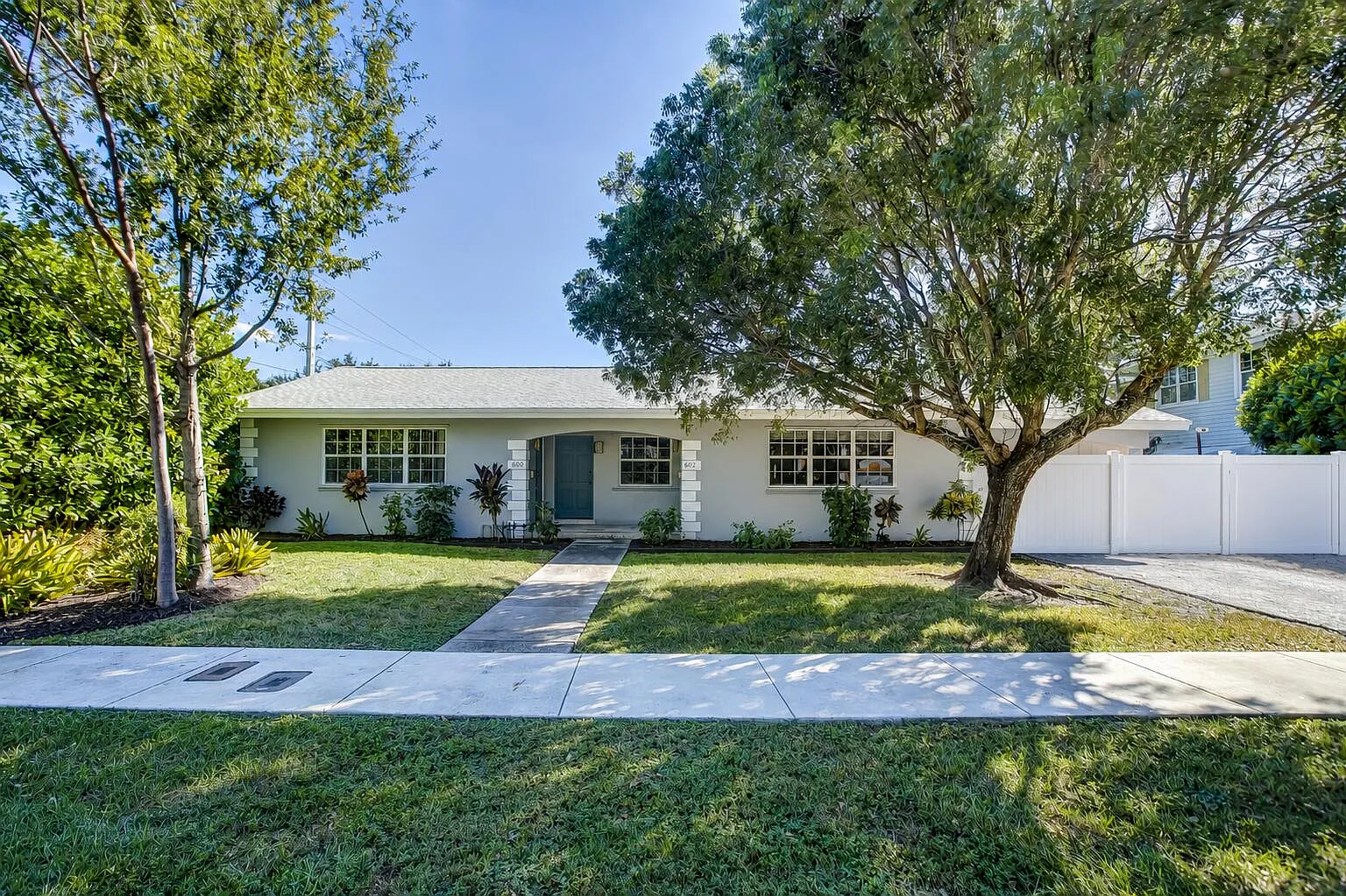 2 bed, 2.0 bath, 875 sqft, $2,750 — Photo 1