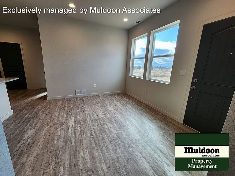 898 S Harmony Dr — Photo 3