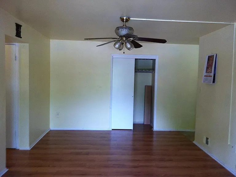 1207 Green Hollow Dr — Photo 7