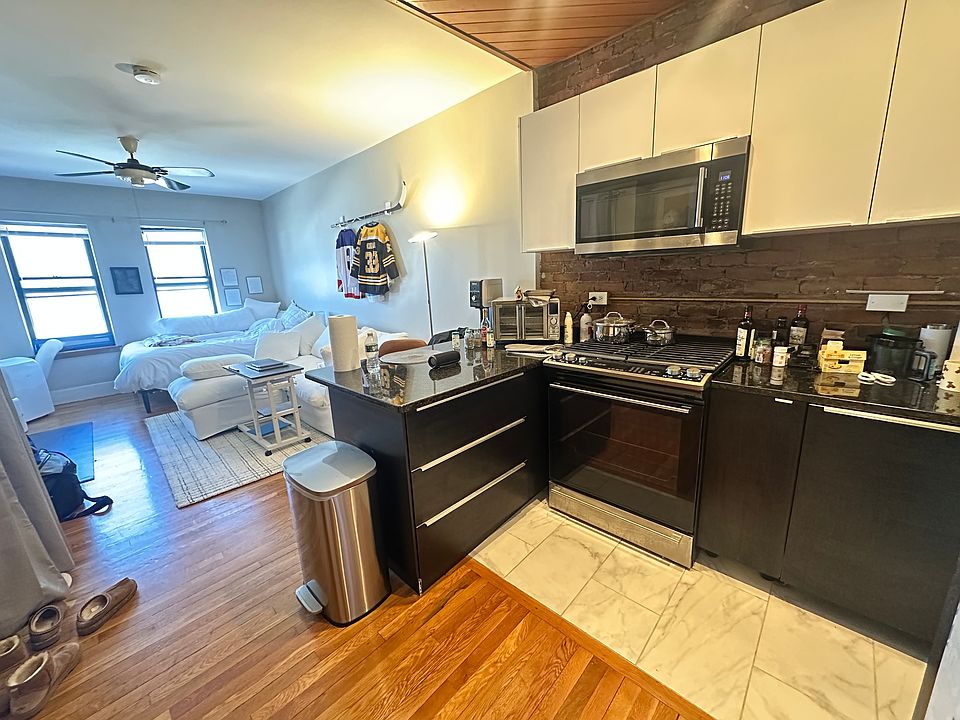 2nd image of 210 Hemenway St APT 3A