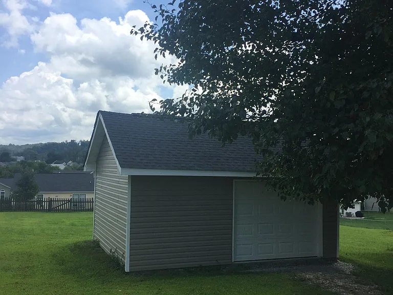 1207 Swan Pond Ln — Photo 4
