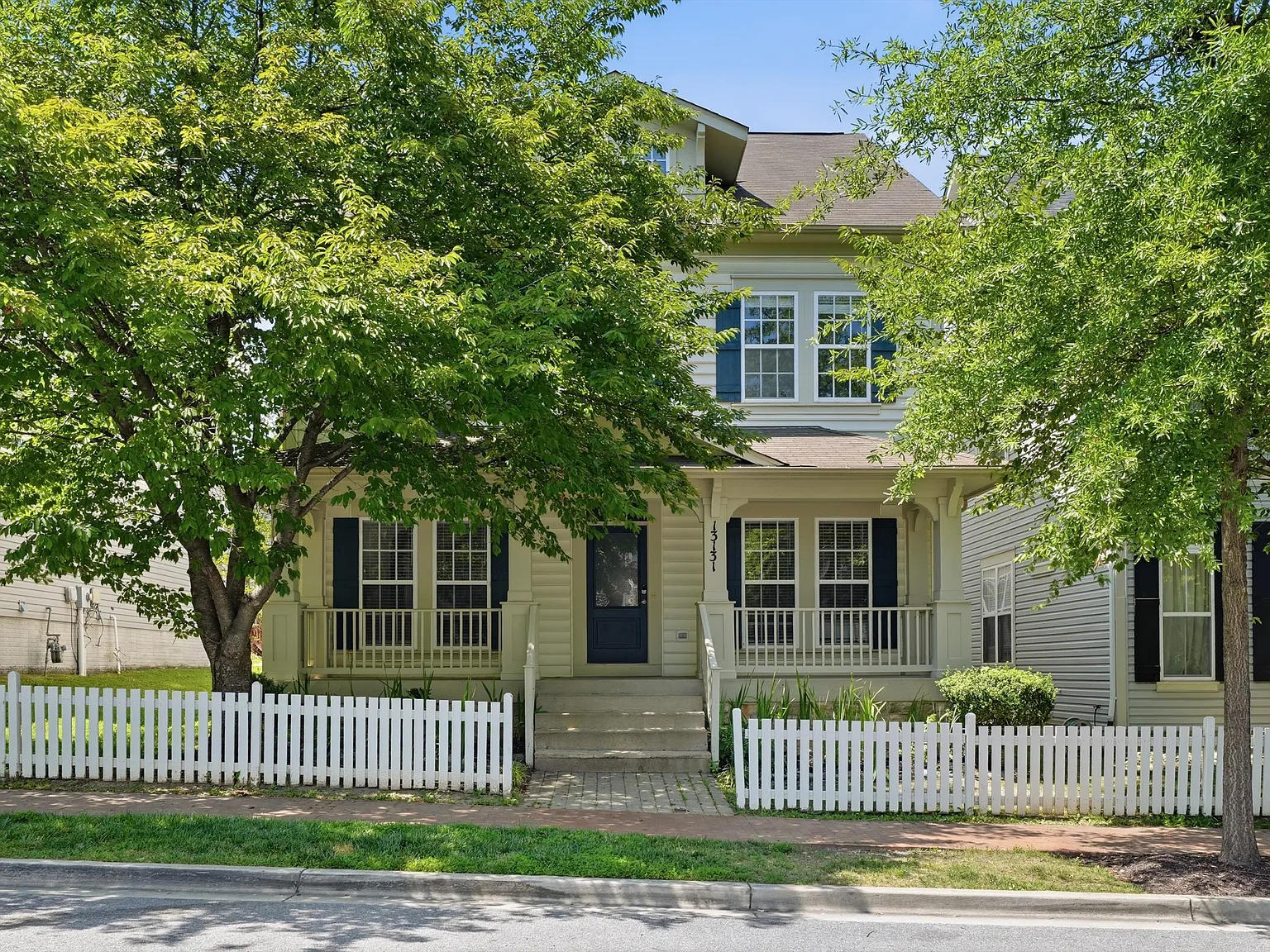6 bed, 4045 sqft, $4,500 — Photo 3